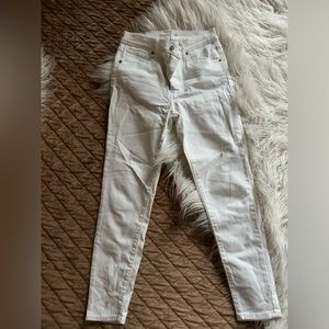 Levi’s Premium Mile High Super Skinny Jean - white - size 28